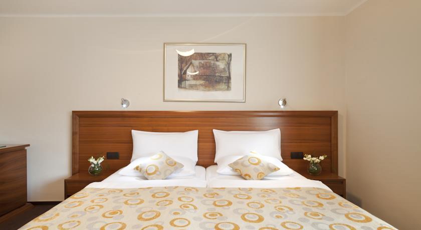 Hotel Piramida Maribor Exterior photo