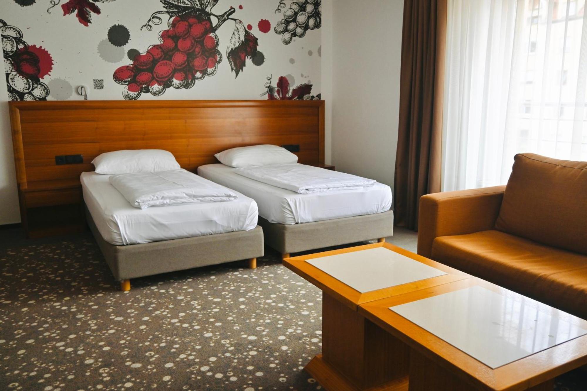 Hotel Piramida Maribor Exterior photo