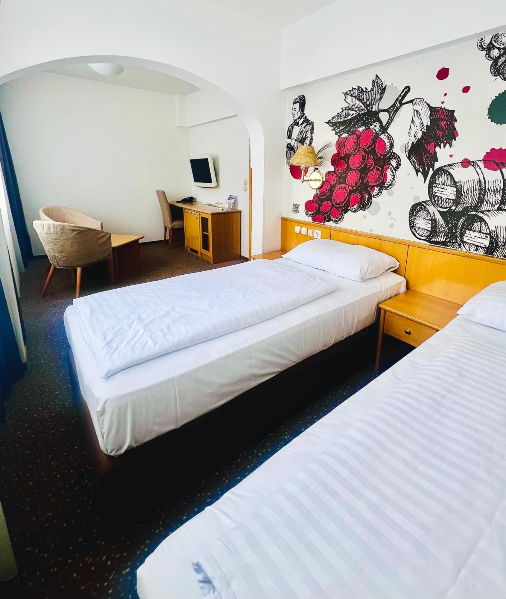 Hotel Piramida Maribor Exterior photo