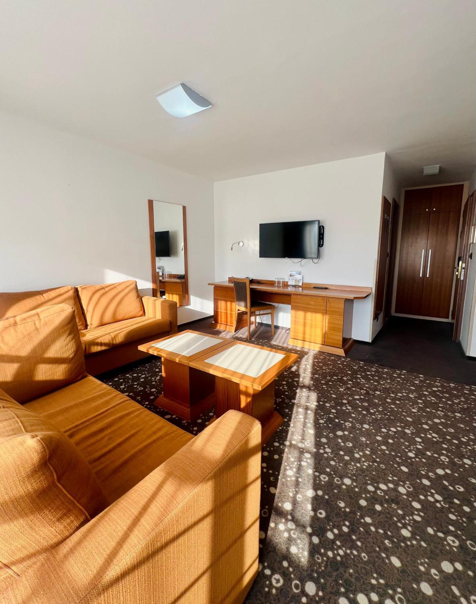 Hotel Piramida Maribor Exterior photo