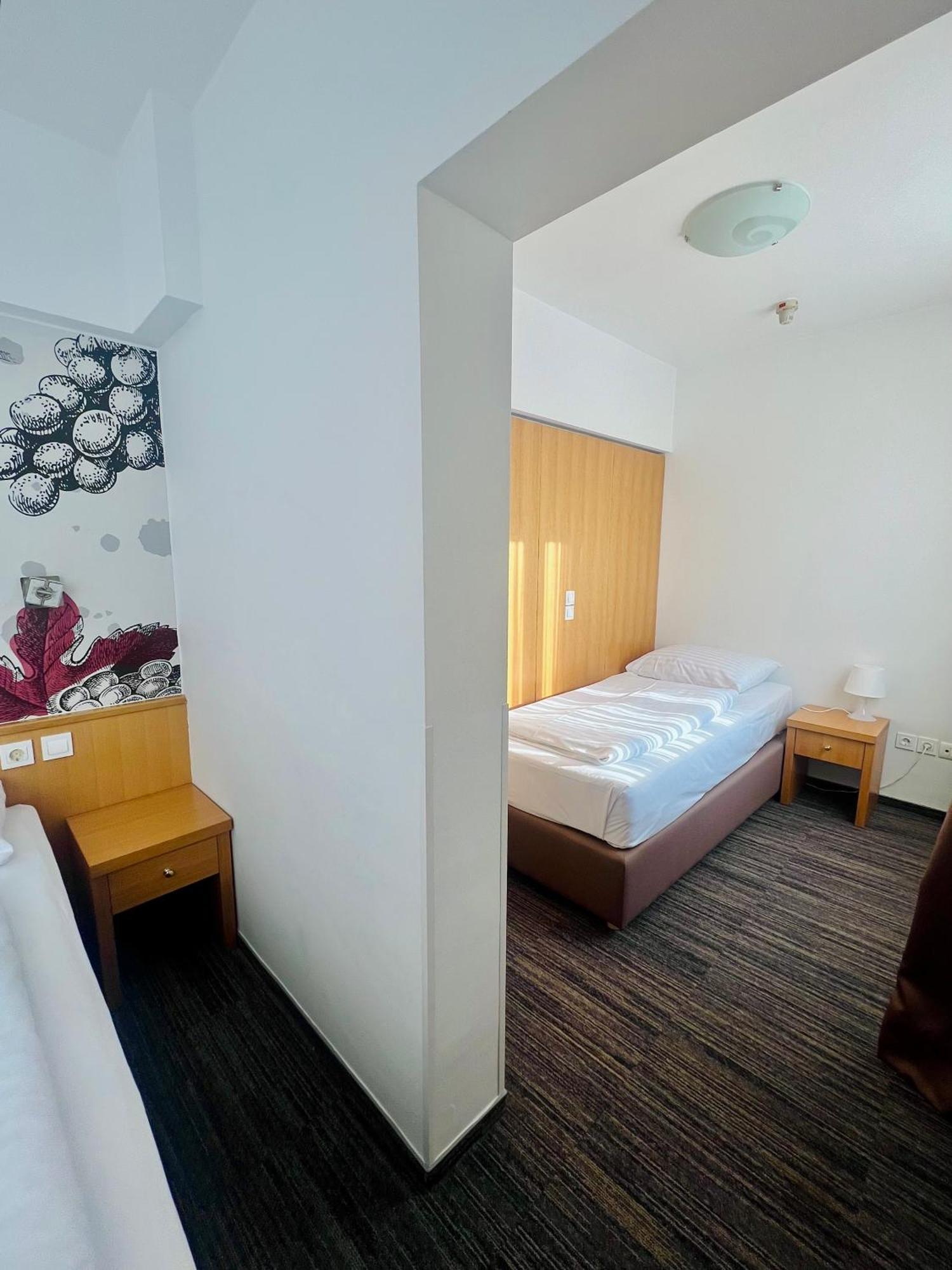 Hotel Piramida Maribor Exterior photo