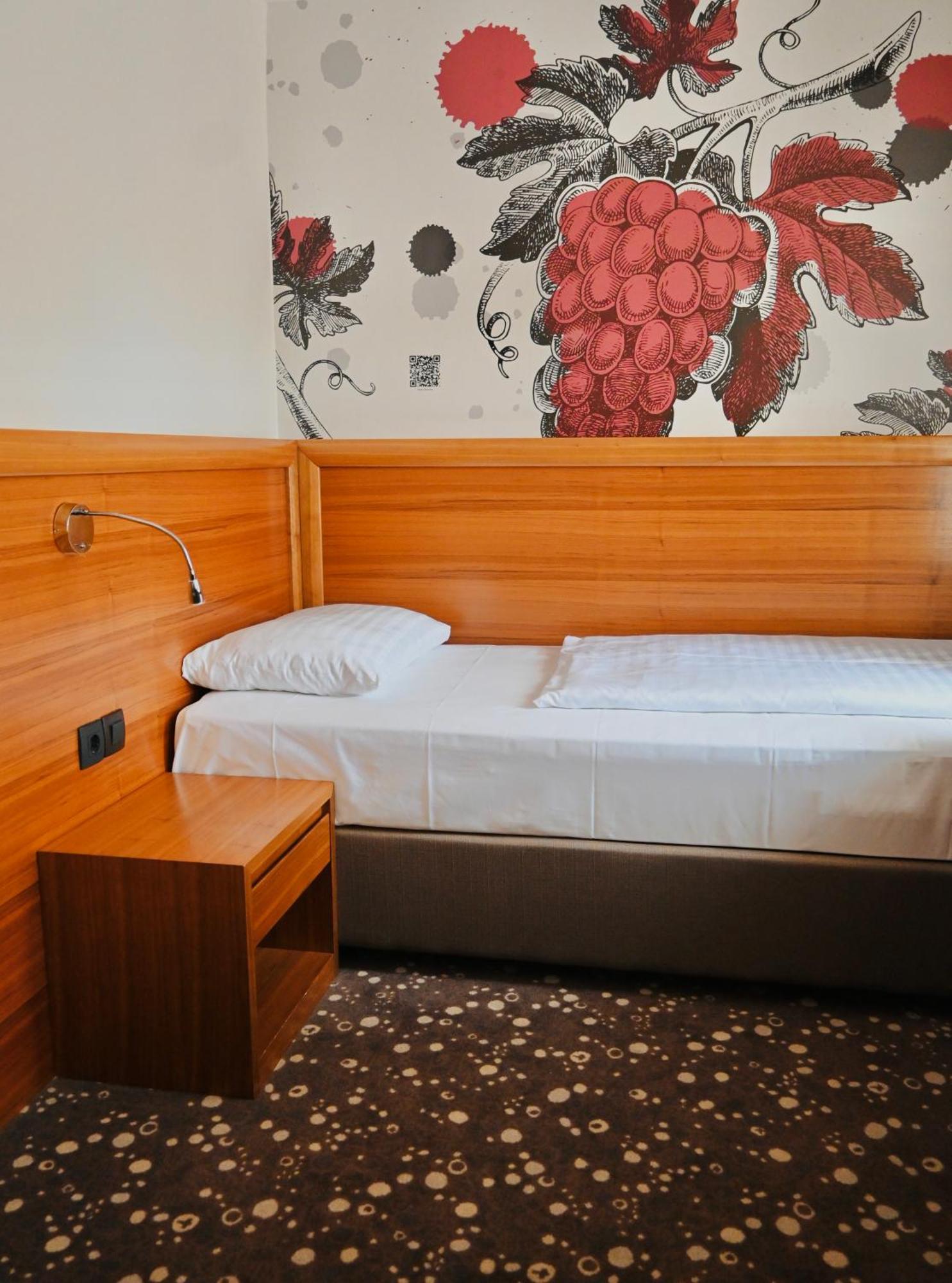 Hotel Piramida Maribor Exterior photo