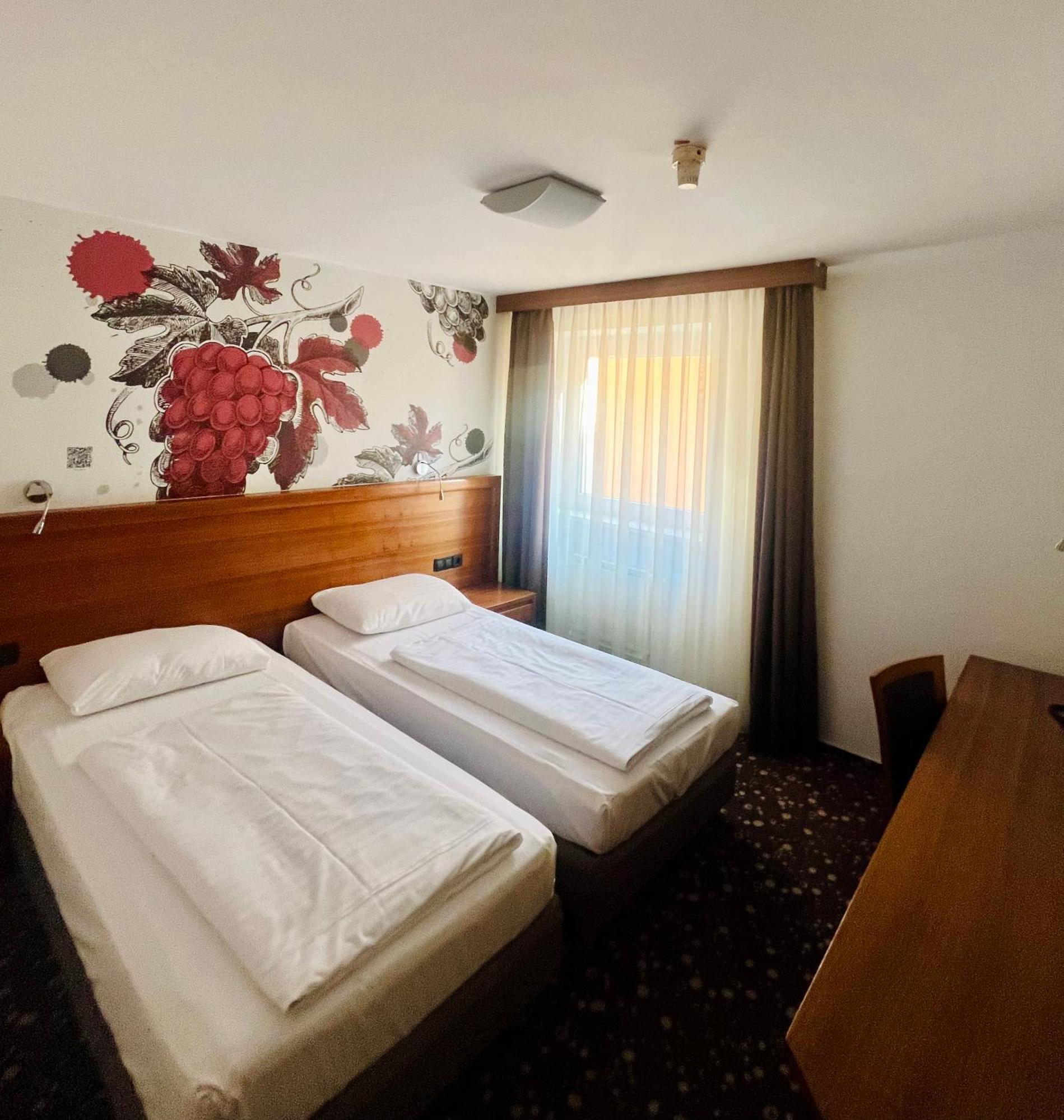 Hotel Piramida Maribor Exterior photo
